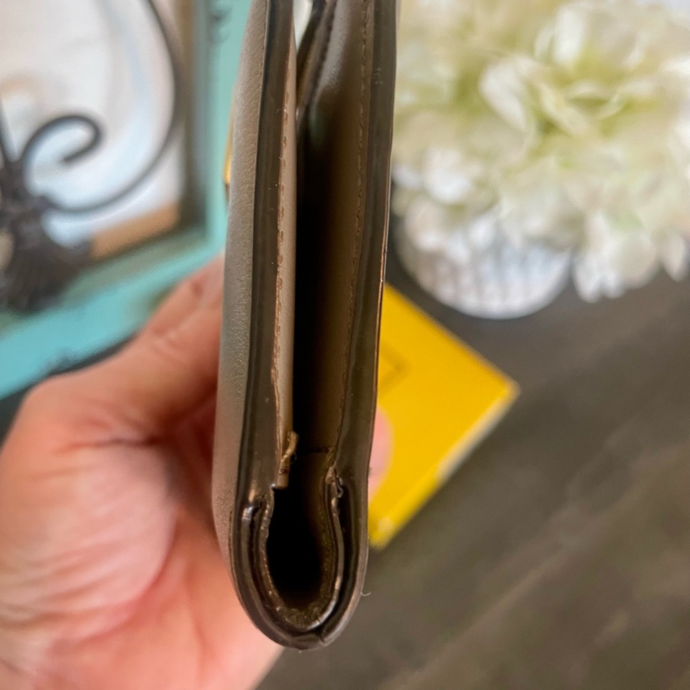 Fendi Roma Leather Compact Wallet - Picture 10 of 12
